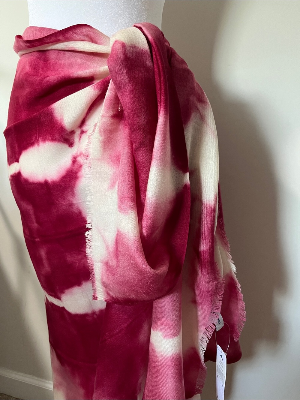 Tommy Bahama Pink and White Tie-Dye Swim Sarong Wrap %100 wool - Picture 5 of 11